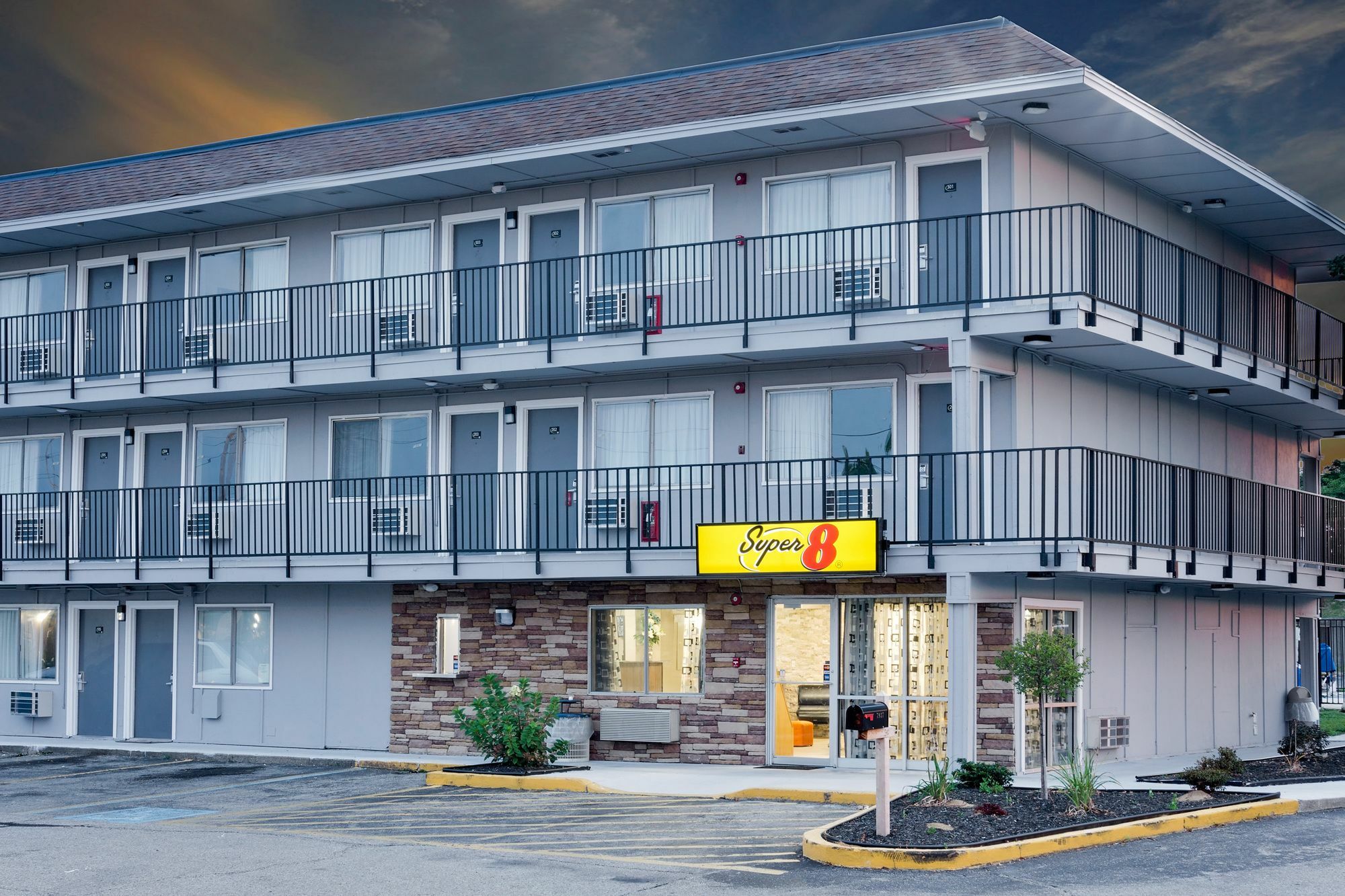Super 8 By Wyndham Florence Exterior foto